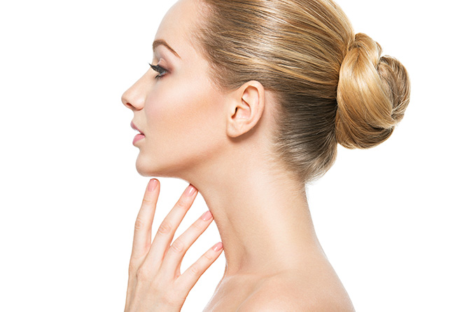 Le lifting cervico-facial : pour un cou et un visage rajeunis